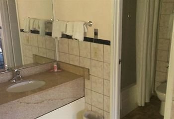 Econo Lodge Norwalk Eksteriør bilde